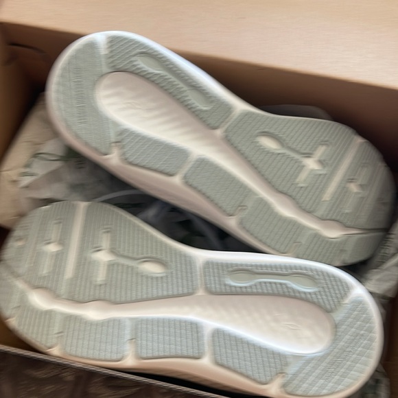 Under armor sneakers light blue - Picture 3 of 4